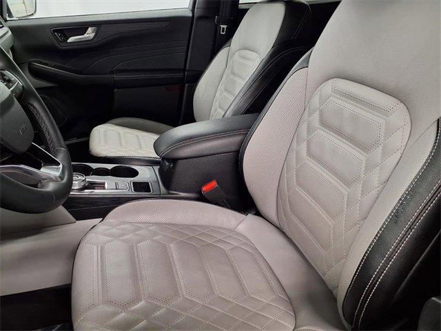 Certified 2023 Ford Escape Platinum w/ Premium Technology Package image 8