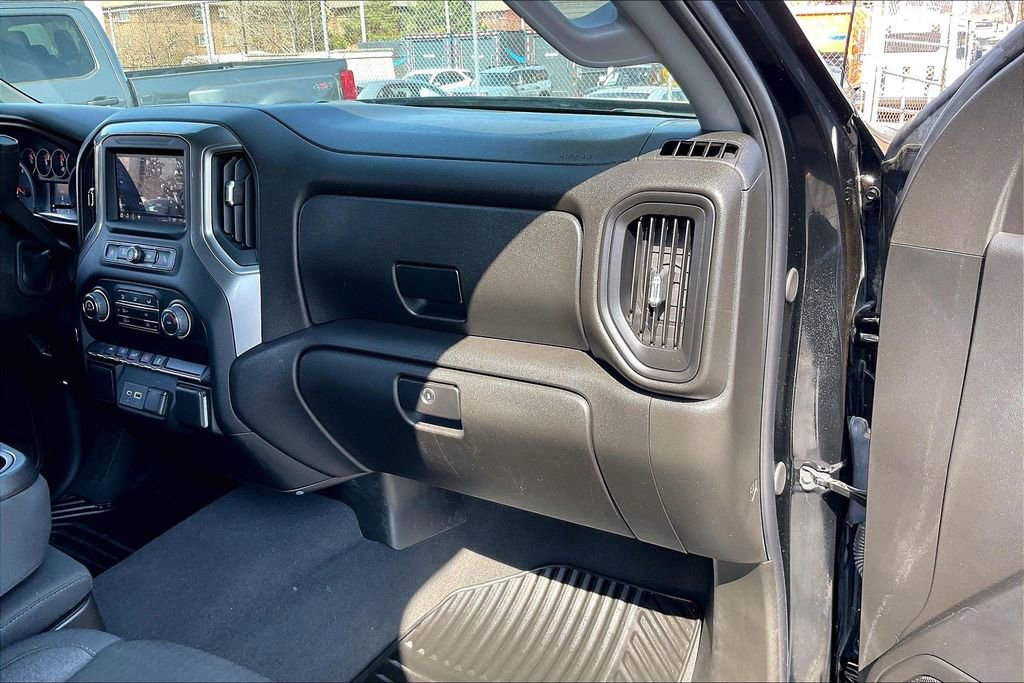 Used 2024 Chevrolet Silverado 1500 Custom w/ Turbomax Blackout Package AWD/4WD image 13