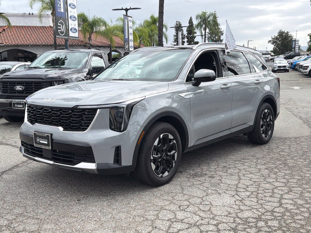 Used 2025 Kia Sorento S w/ Panoramic Sunroof Package FWD image 6