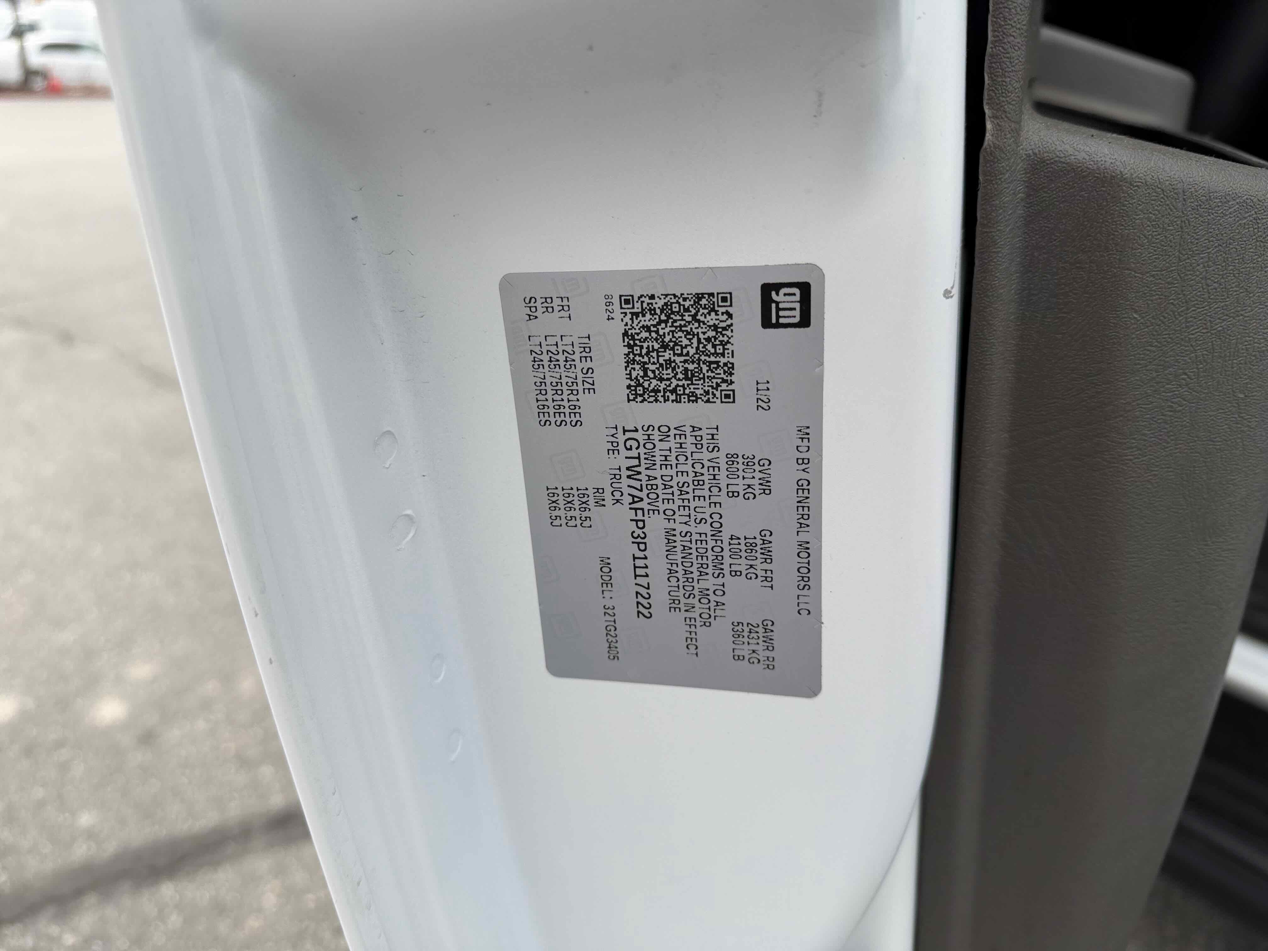 Used 2023 GMC Savana 2500 w/ Driver Convenience Package image 30