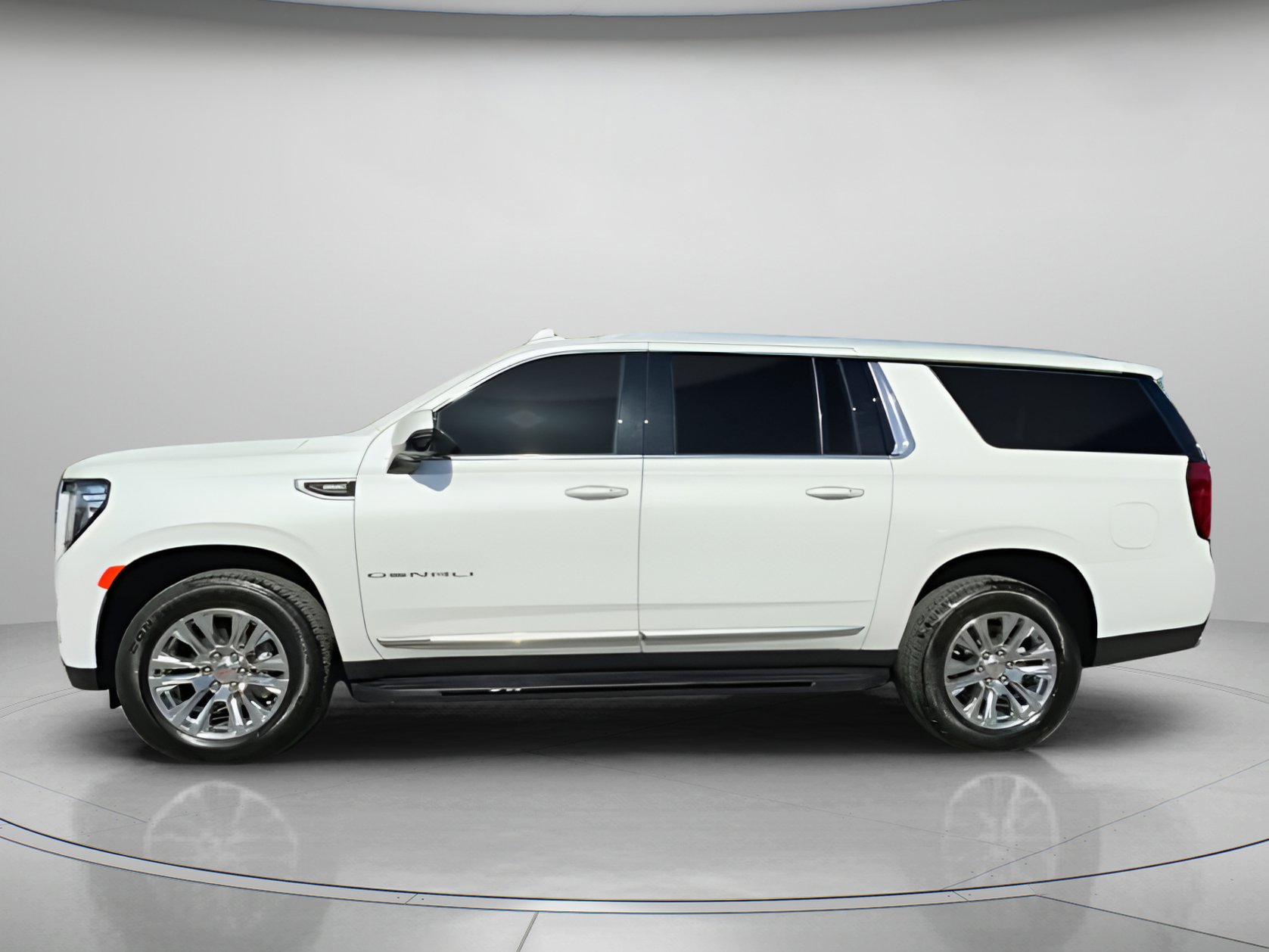 Used 2024 GMC Yukon XL Denali image 15