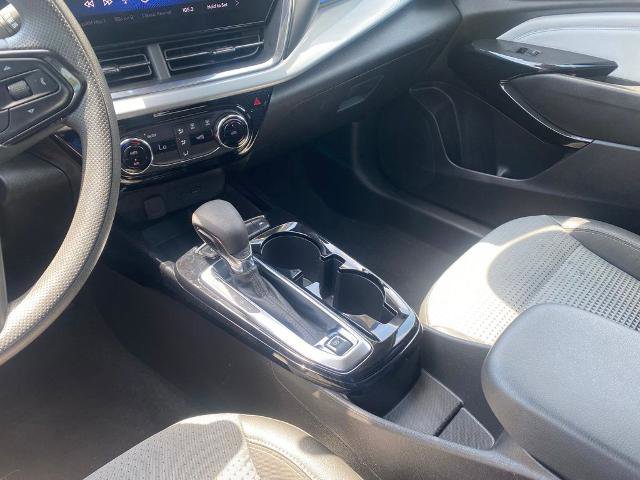 Used 2025 Chevrolet Trax LT FWD image 23