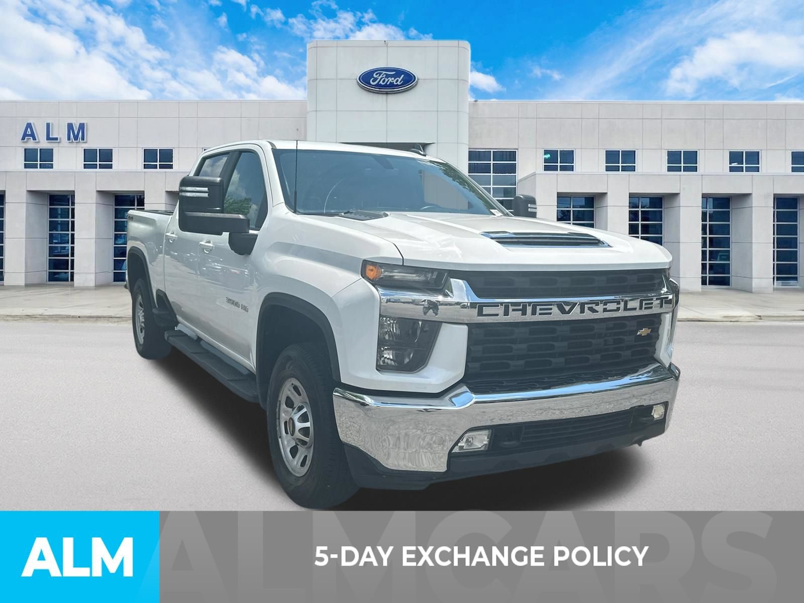 Used 2022 Chevrolet Silverado 3500 LT w/ Convenience Package AWD/4WD image 3