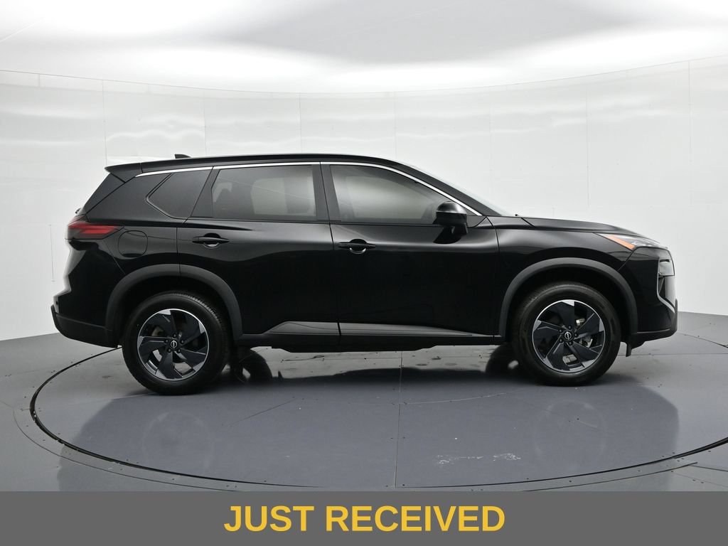 Used 2024 Nissan Rogue SV AWD/4WD image 5