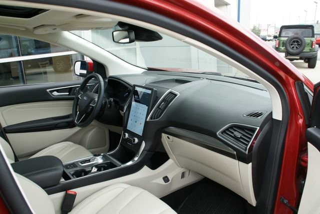 Certified 2022 Ford Edge Titanium w/ Class II Trailer Tow Package image 42