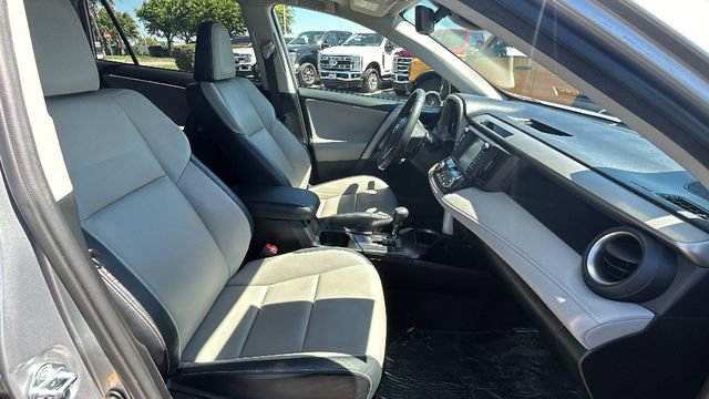 Used 2017 Toyota RAV4 Platinum image 11