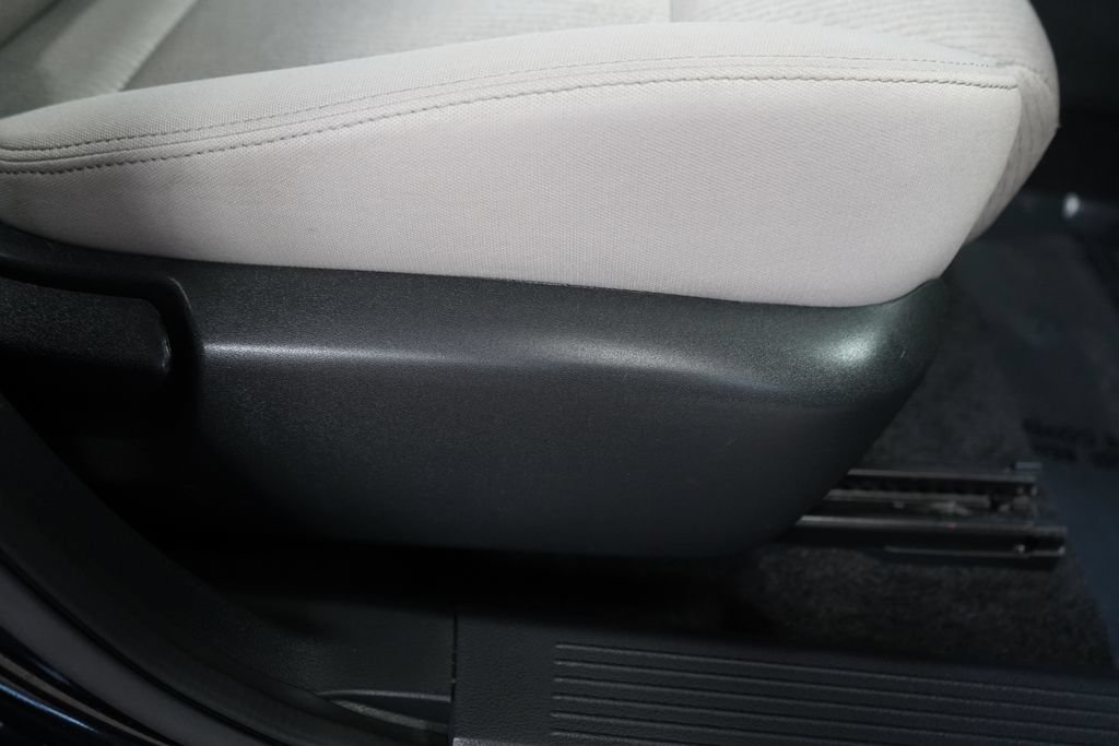 Used 2025 Nissan Rogue SV FWD image 20