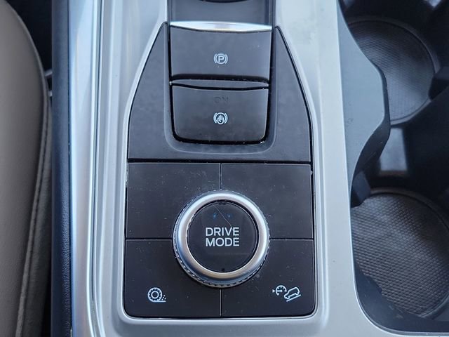 Certified 2022 Ford Explorer XLT w/ Equipment Group 202A AWD/4WD image 22