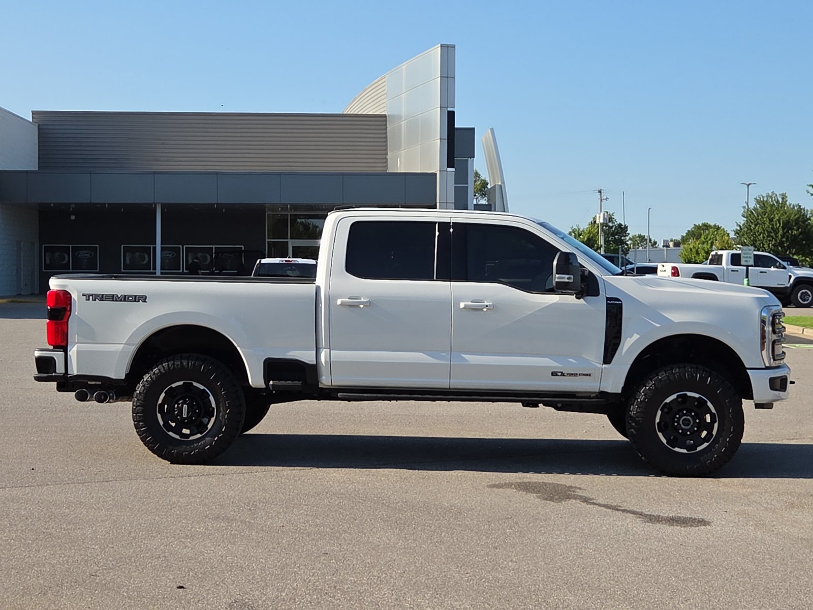 Certified 2026 Ford F250 Platinum w/ Tremor Off-Road Package AWD/4WD image 6