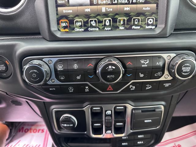 Used 2019 Jeep Wrangler Unlimited Sahara w/ Quick Order Package 24M Moab AWD/4WD image 16