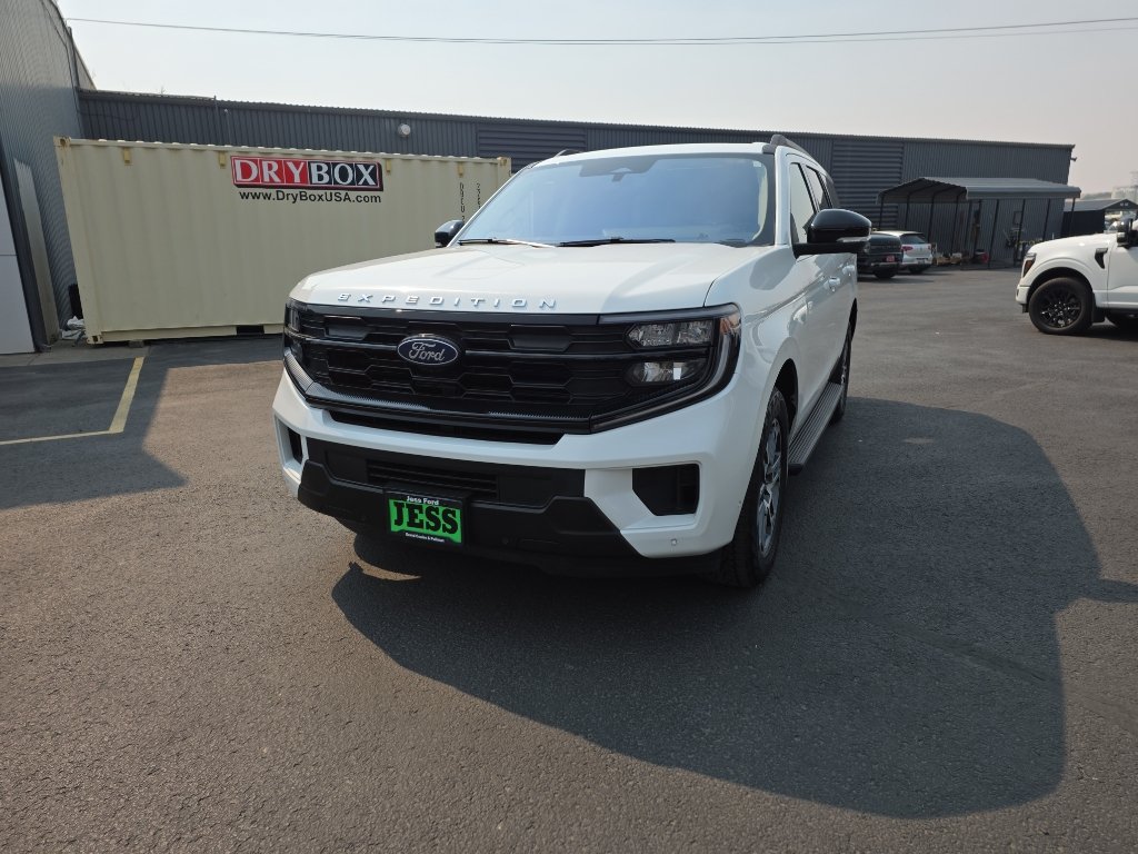 Certified 2025 Ford Expedition Active AWD/4WD image 12