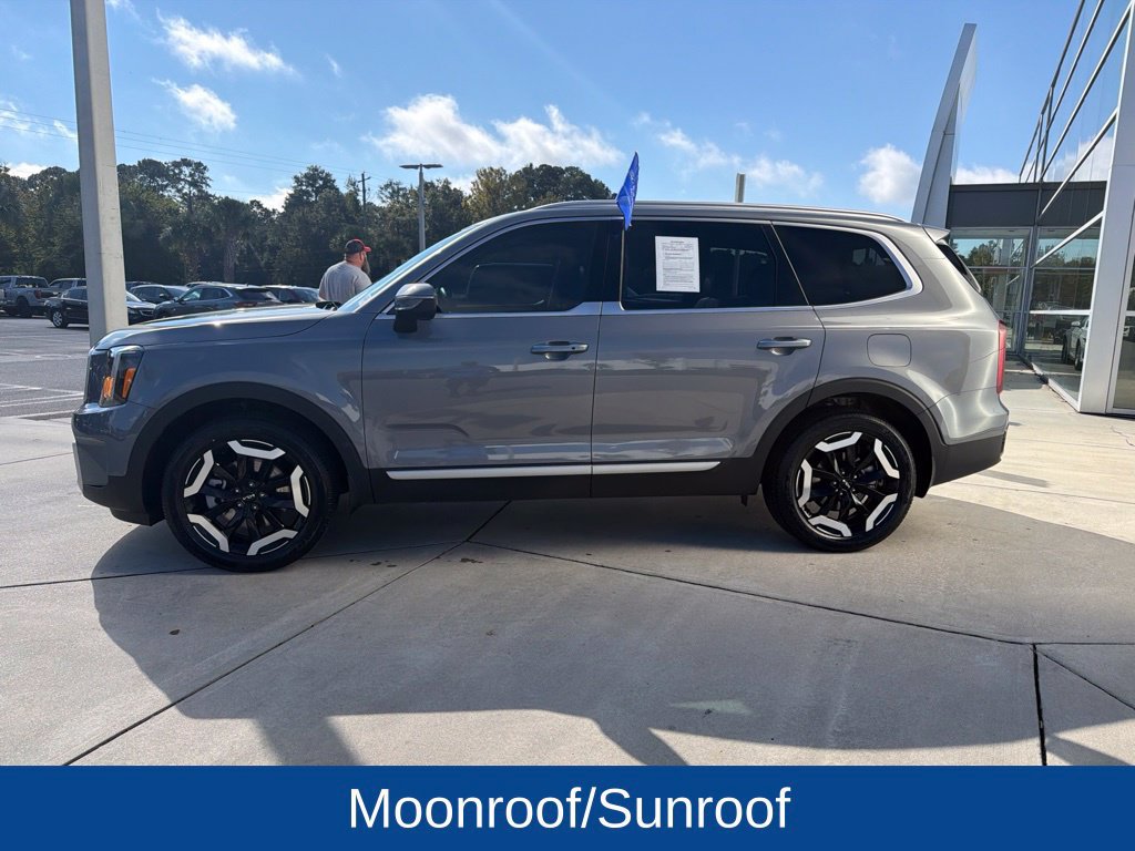 Used 2025 Kia Telluride S FWD image 4