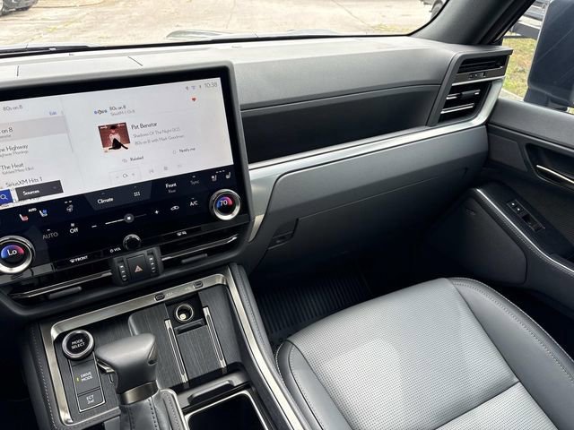 Used 2025 Lexus GX 550 w/ Accessory Package (2T) AWD/4WD image 15