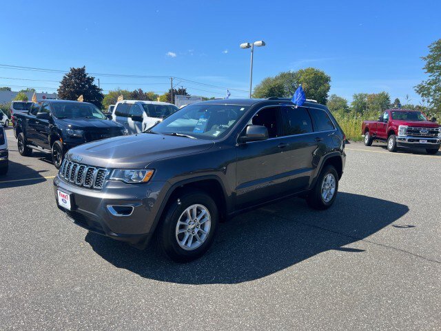 Used 2019 Jeep Grand Cherokee Laredo AWD/4WD image 3