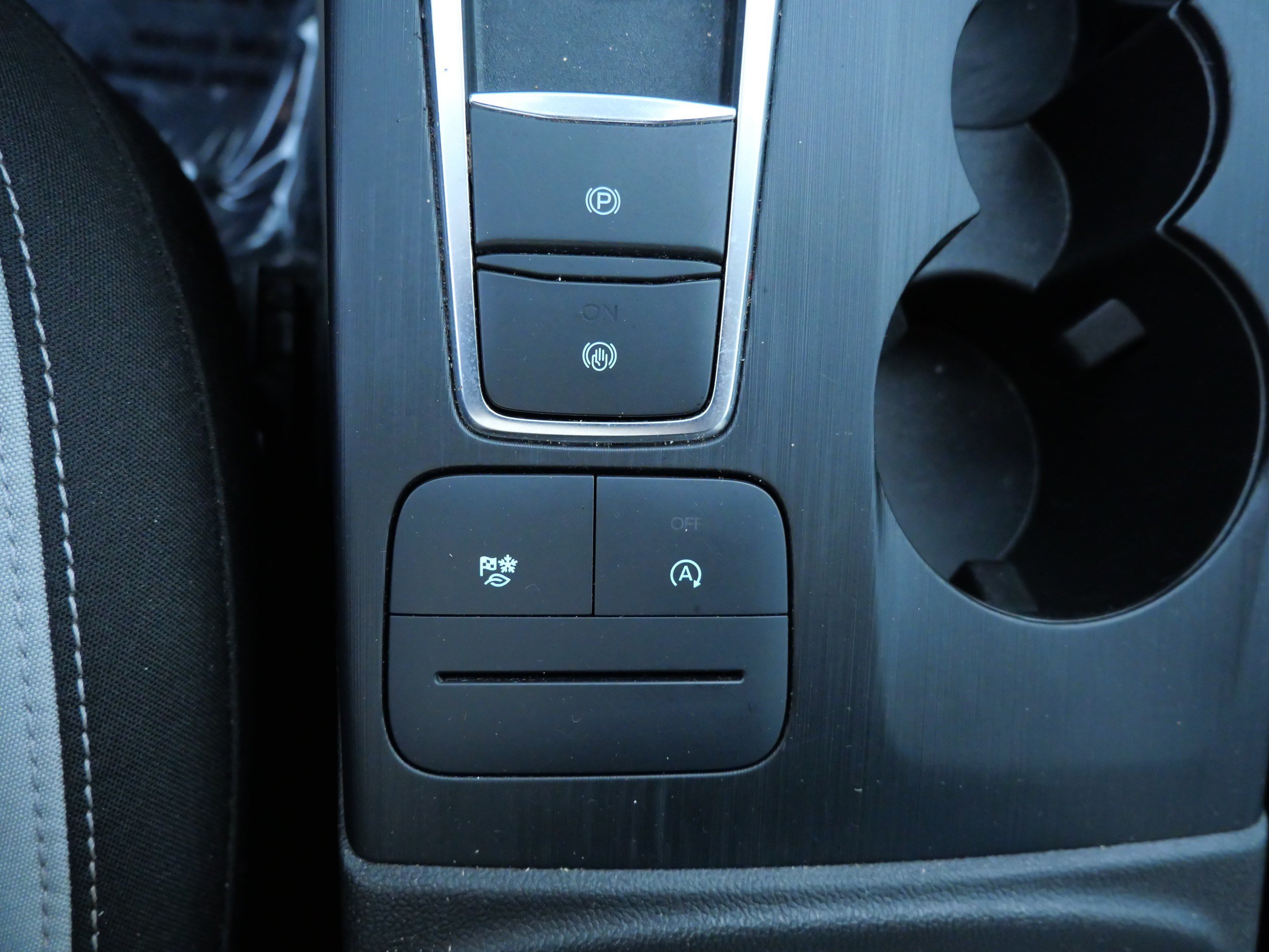 Certified 2018 Ford Escape S FWD image 30