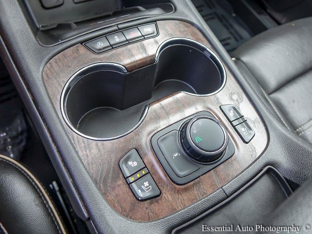 Used 2023 GMC Acadia Denali w/ Denali Technology Package FWD image 20