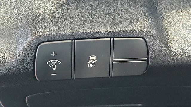 Used 2025 Hyundai Elantra SEL FWD image 10