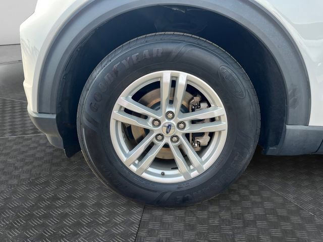 Certified 2022 Ford Explorer XLT w/ Equipment Group 202A AWD/4WD image 16