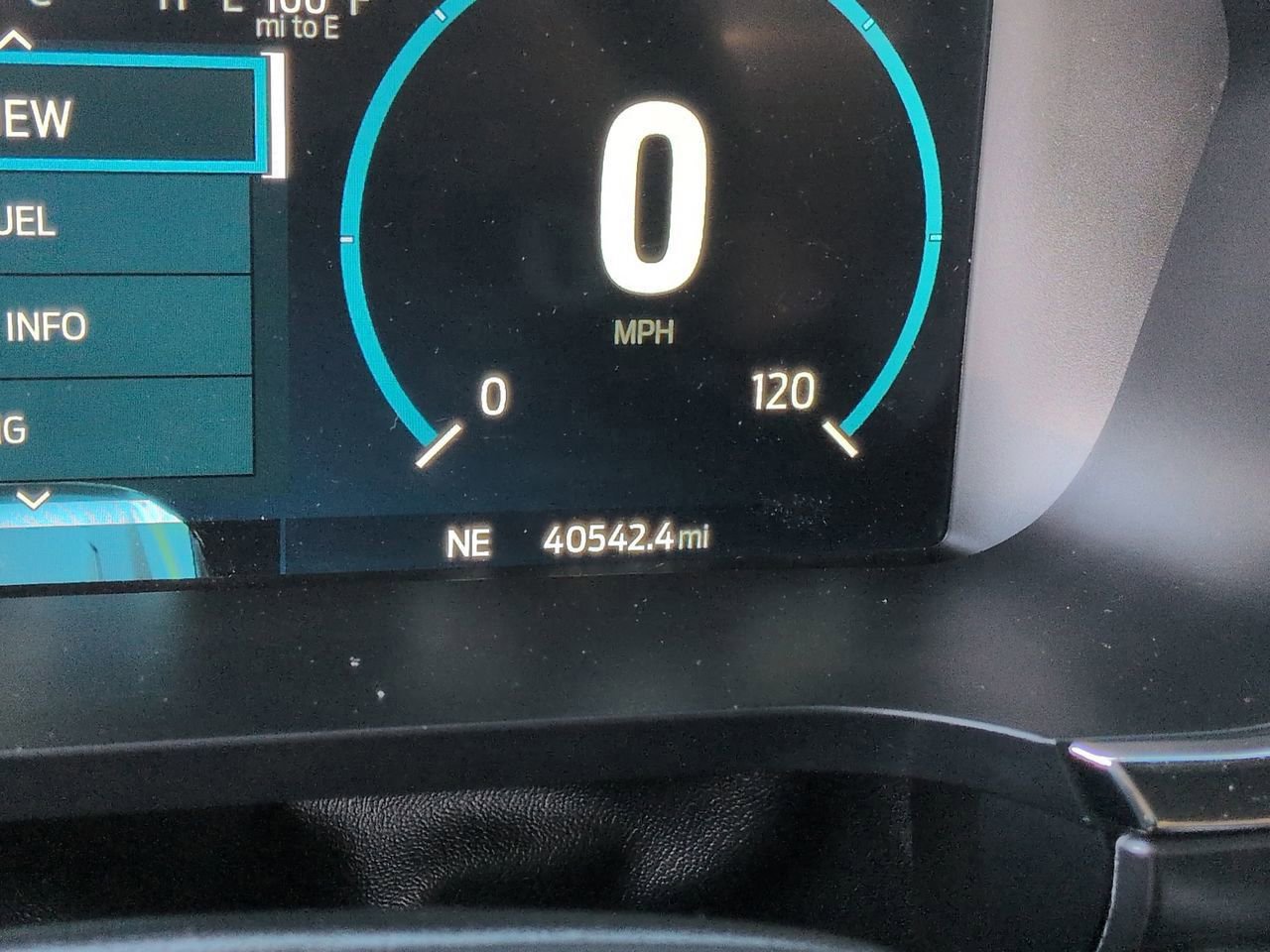 Certified 2023 Ford F150 Lariat w/ Equipment Group 502A High image 26