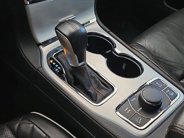 Used 2021 Jeep Grand Cherokee Summit image 12