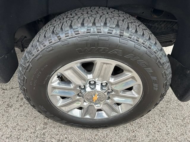 Used 2024 Chevrolet Silverado 2500 High Country w/ High Country Premium Package AWD/4WD image 8