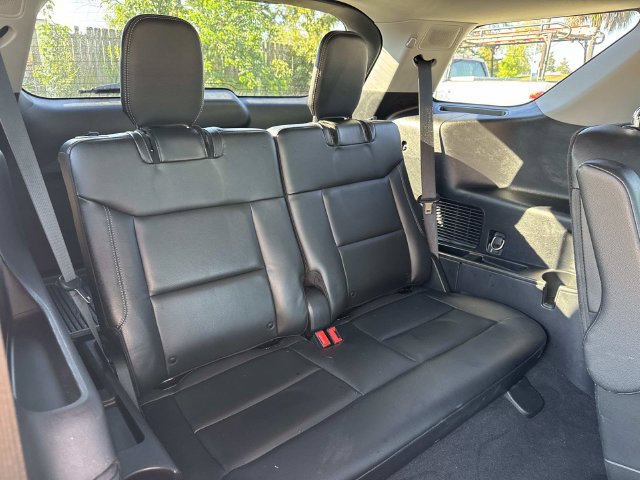 Certified 2022 Ford Explorer Limited w/ Equipment Group 301A RWD image 11