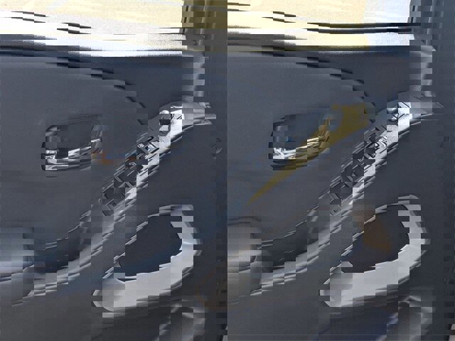 Used 2024 Nissan Frontier SV w/ SV Convenience Package image 23