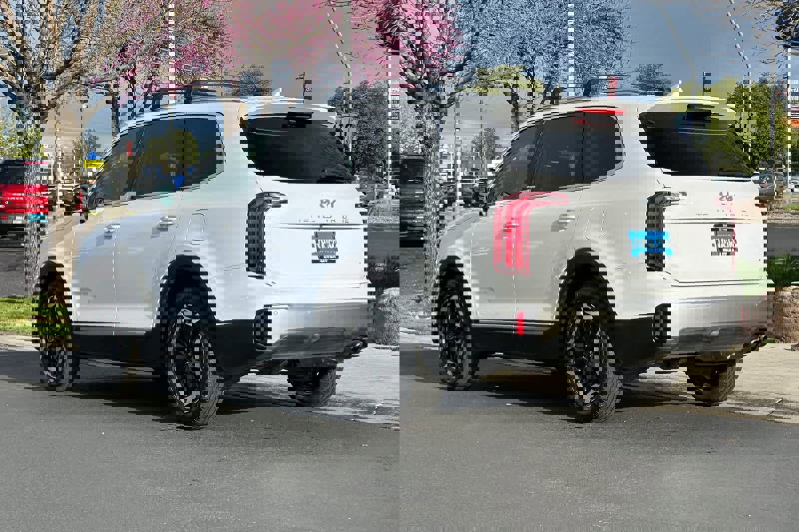 Used 2025 Kia Telluride S image 3