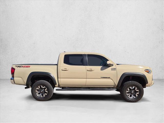 Used 2018 Toyota Tacoma TRD Off-Road AWD/4WD image 4