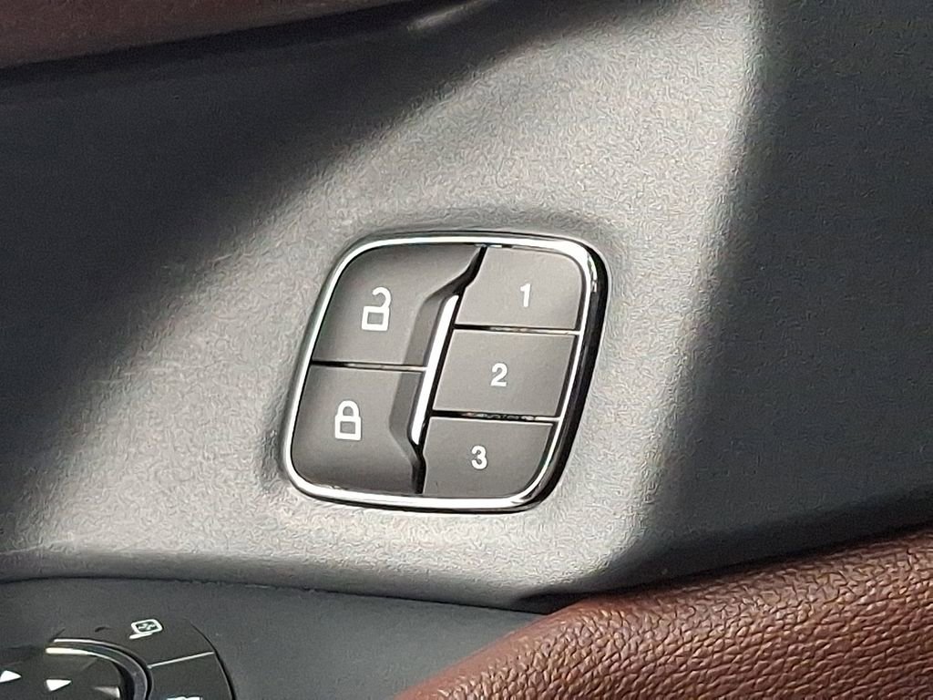 Certified 2024 Ford Expedition Limited image 29