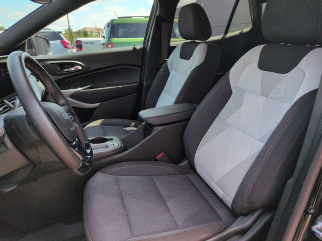 Used 2024 Chevrolet Trax RS w/ Driver Confidence Package FWD image 27