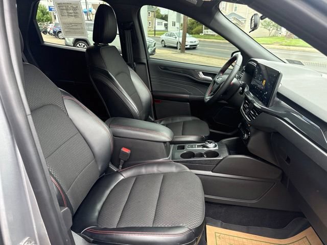 Certified 2023 Ford Escape ST-Line w/ Tech Pack #1 AWD/4WD image 32