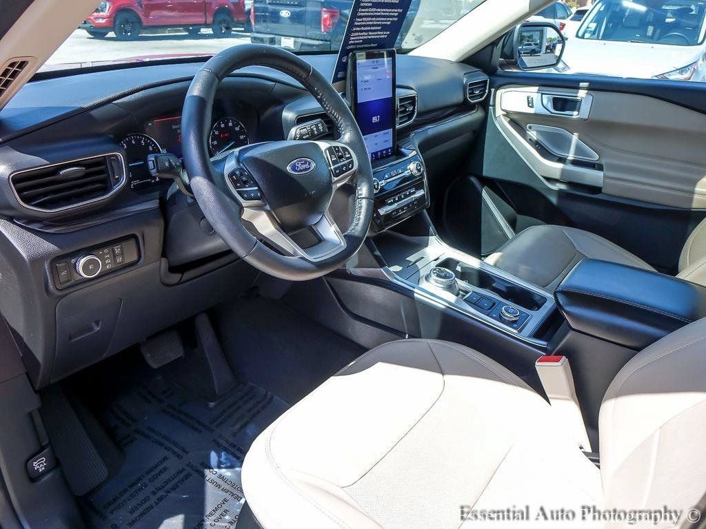 Certified 2023 Ford Explorer Limited w/ Limited Technology Package AWD/4WD image 11