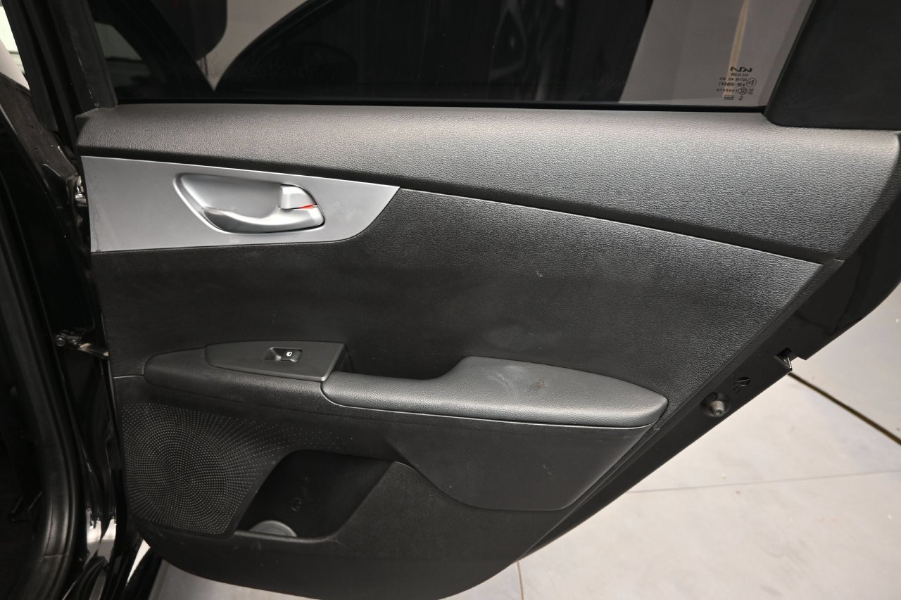Used 2023 Kia Forte LXS FWD image 15