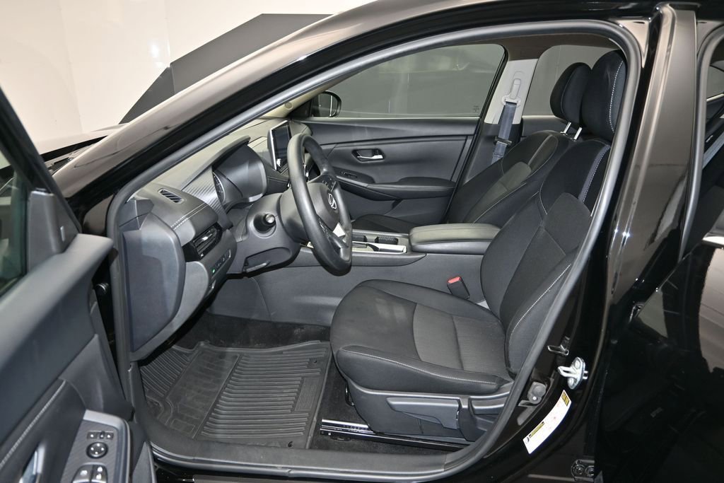 Used 2024 Nissan Sentra SV FWD image 12