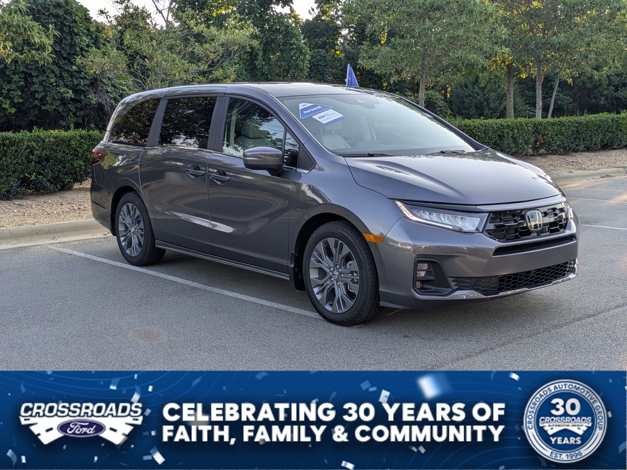 Used 2025 Honda Odyssey Touring image 1