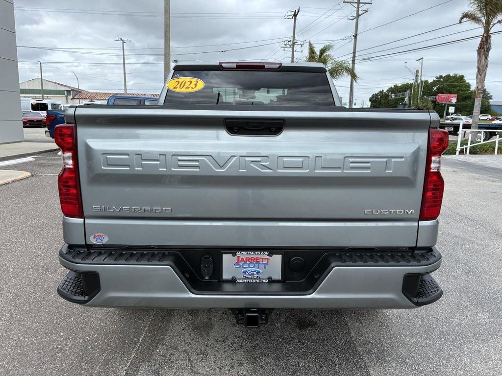 Used 2023 Chevrolet Silverado 1500 Custom image 4