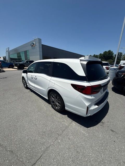 Used 2025 Honda Odyssey Touring image 9