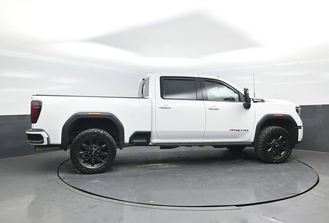 Used 2024 GMC Sierra 2500 AT4 w/ Max Trailering Package AWD/4WD image 3