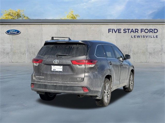 Used 2019 Toyota Highlander XLE image 4