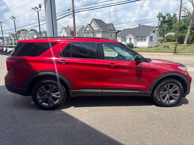 Certified 2024 Ford Explorer XLT w/ Equipment Group 202A AWD/4WD image 5