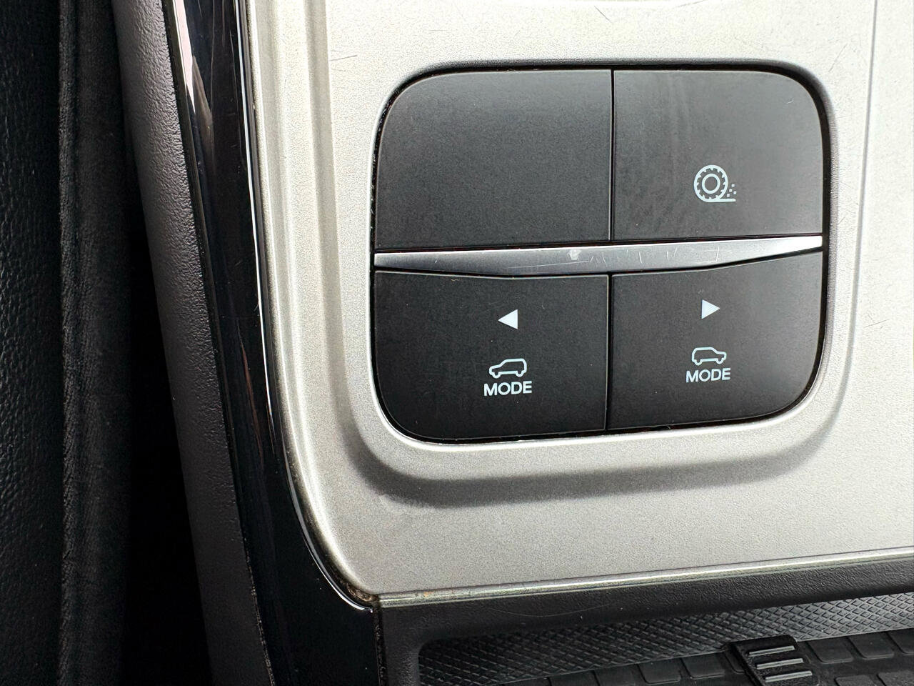 Certified 2023 Ford Explorer ST-Line w/ Class IV Trailer Tow Package image 33