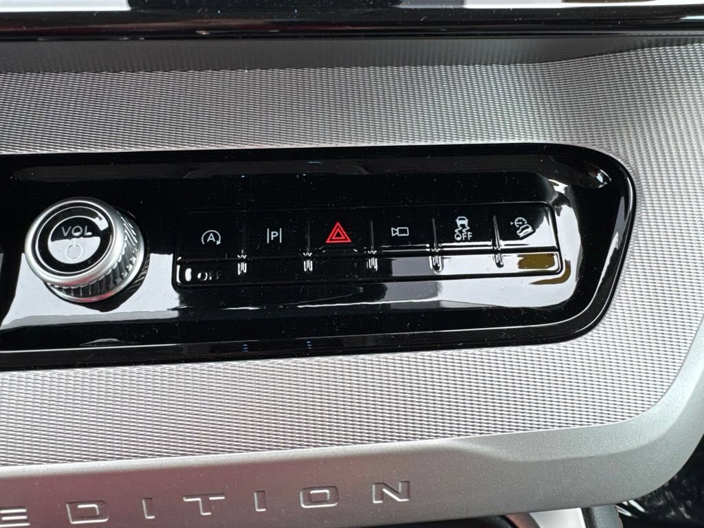 Certified 2025 Ford Expedition Max Active AWD/4WD image 18