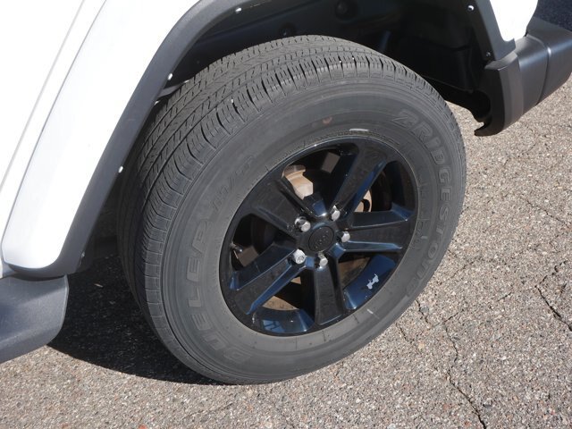Used 2020 Jeep Wrangler Unlimited Sahara AWD/4WD image 8