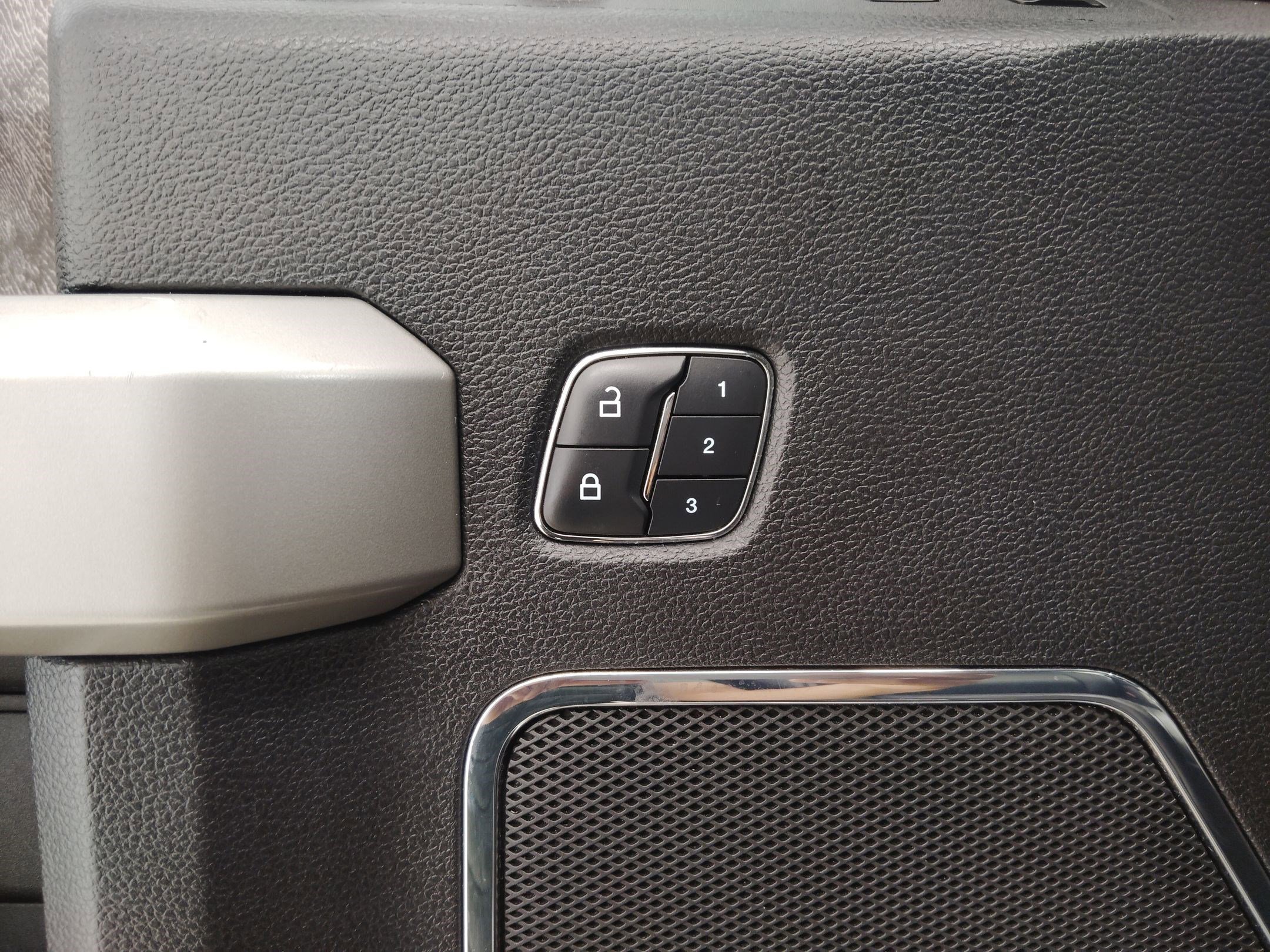 Certified 2017 Ford F250 Lariat w/ Lariat Value Package image 17