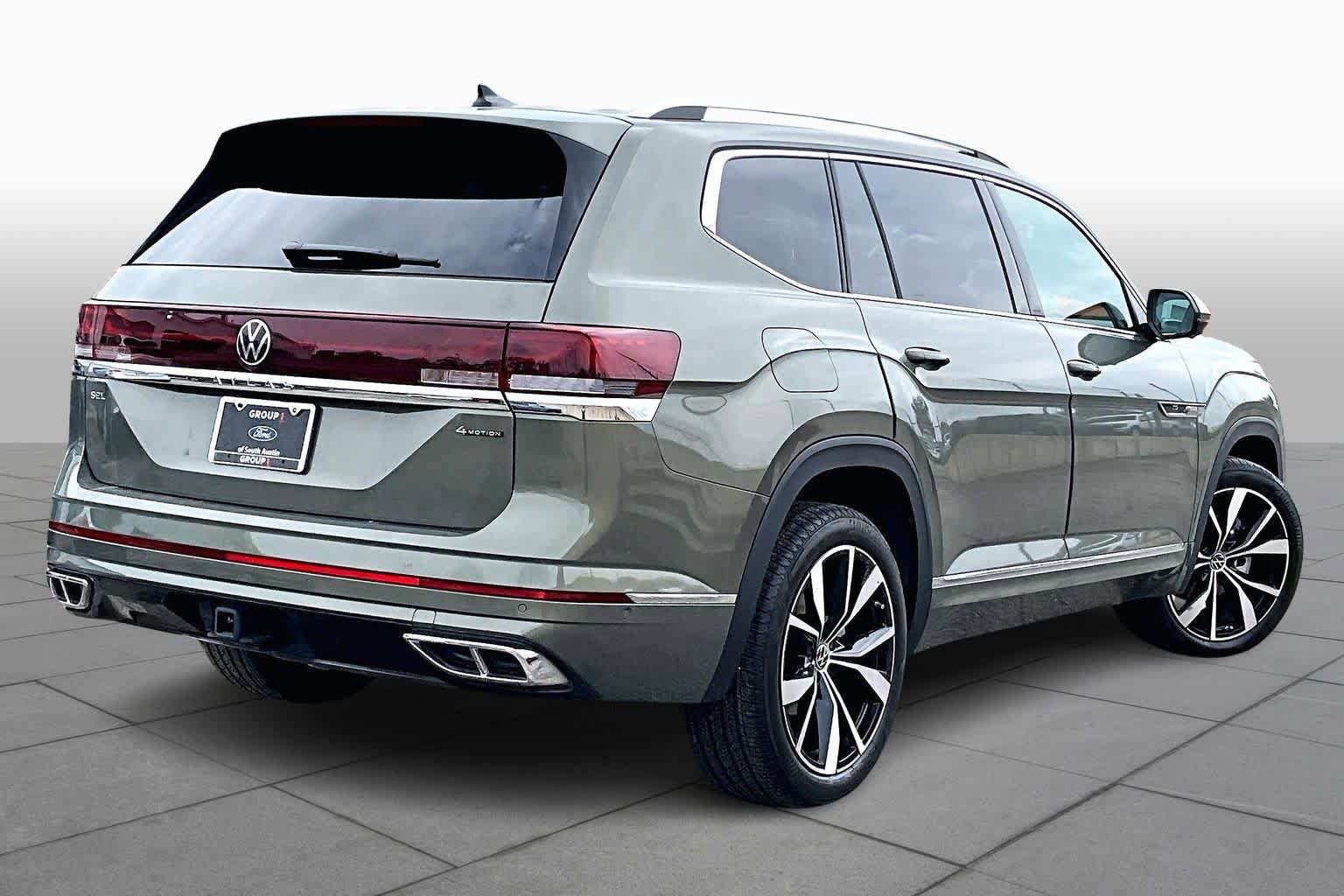 Used 2025 Volkswagen Atlas SEL Premium R-Line AWD/4WD image 13