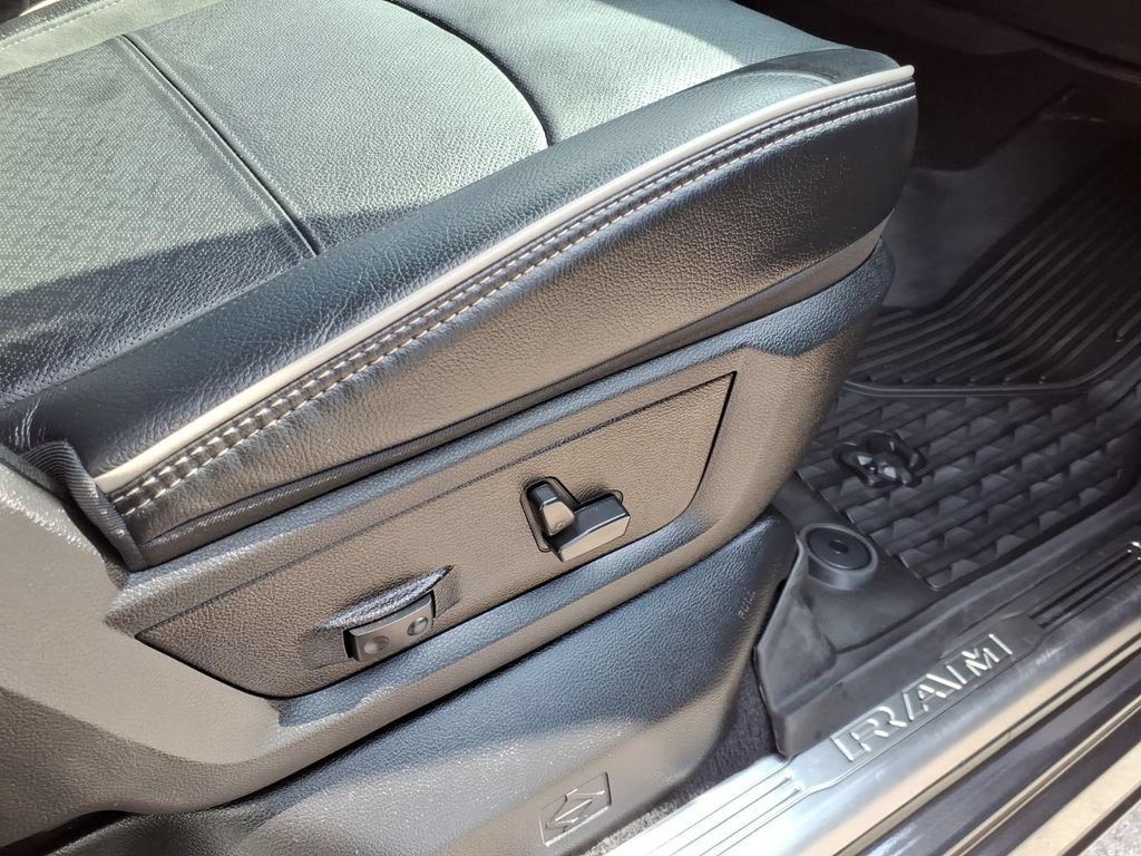 Used 2022 RAM 3500 Laramie RWD image 6