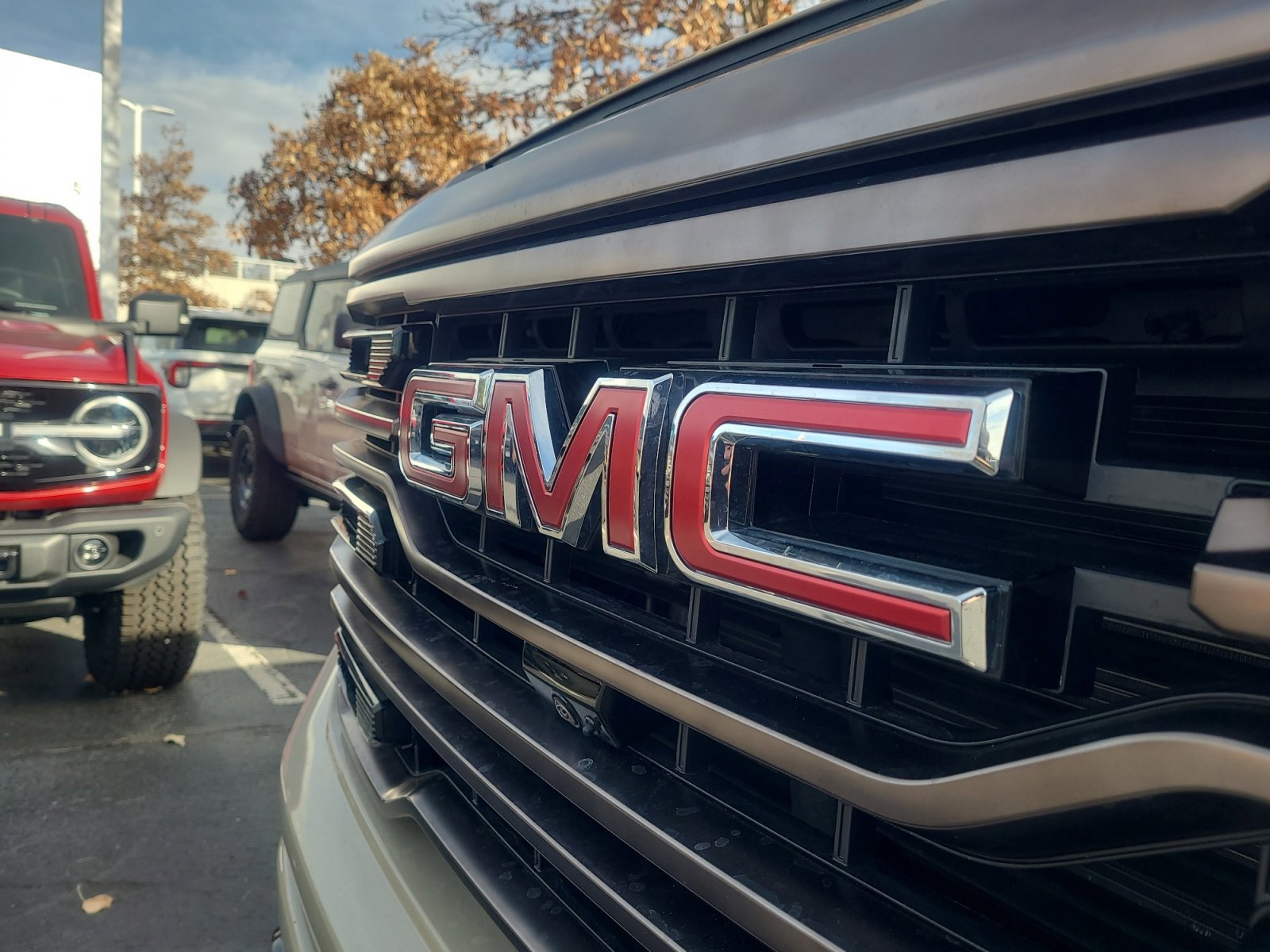 Used 2022 GMC Sierra 1500 AT4X image 23