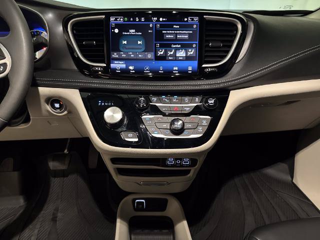 Used 2023 Chrysler Pacifica Touring-L w/ Road Tripper Package AWD/4WD image 17