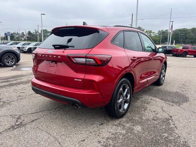 Certified 2024 Ford Escape ST-Line w/ Tech Pack #1 AWD/4WD image 4